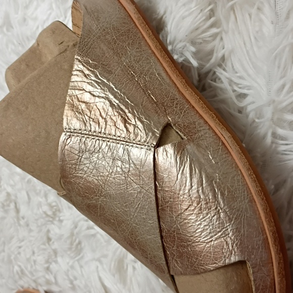 Kork-Ease Metallic Sandals- Women's Sz 7 - Picture 4 of 7